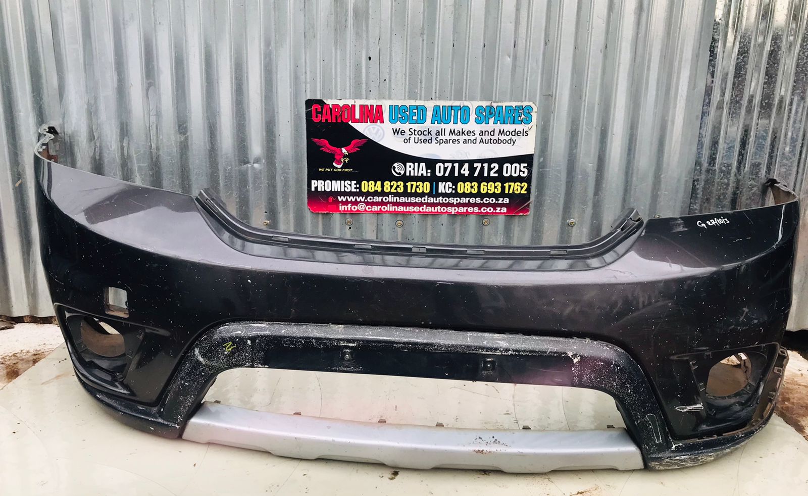 Dodge Jouney & Fiat Freemont front bumper with lower bumper - Private Seller Dodge Jouney & Fiat Freemont front bumper with lower bumper - Private Seller