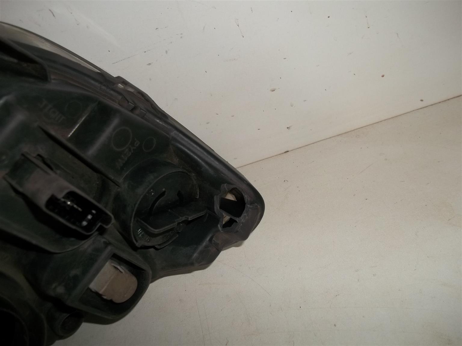 Renault Sandero '12-'20 left headlight - Private Seller Renault Sandero '12-'20 left headlight - Private Seller