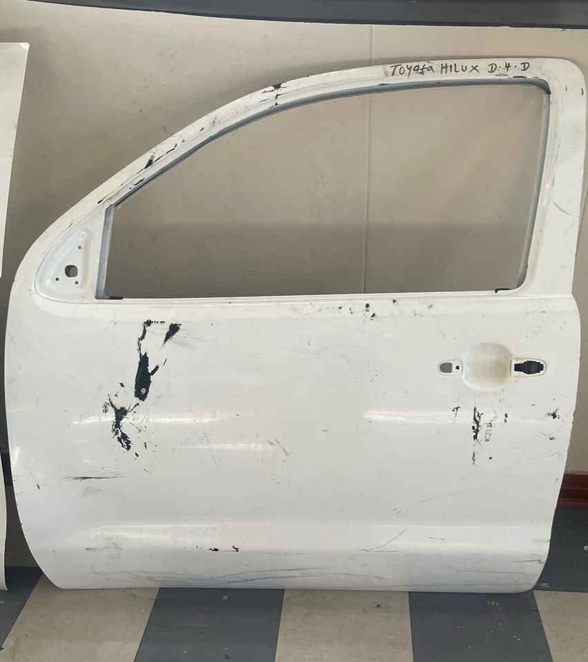Toyota Hilux D4D Front Left Door. - Private Seller Toyota Hilux D4D Front Left Door. - Private Seller