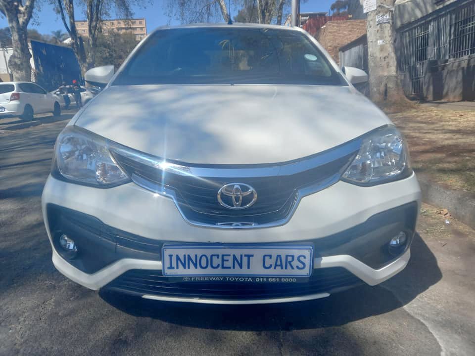 2019 TOYOTA ETIOS SEDAN 1.5 ENGINE PETROL, MANUAL, WHITE, MILEAGE, PRICE 105,000. SPARE KEY