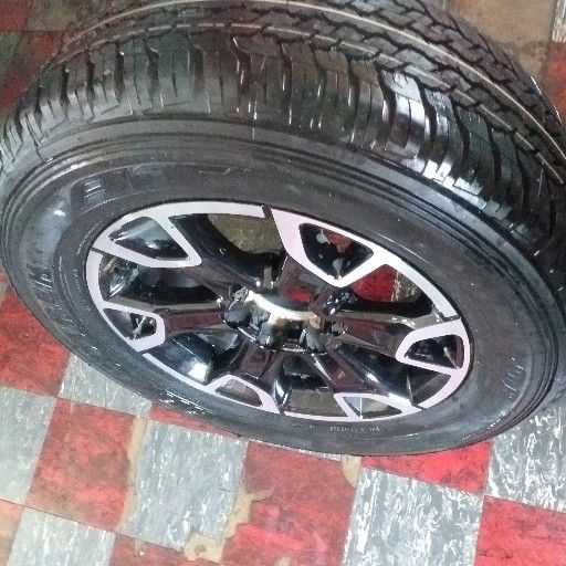 Toyota rim and tyres - Private Seller Toyota rim and tyres - Private Seller