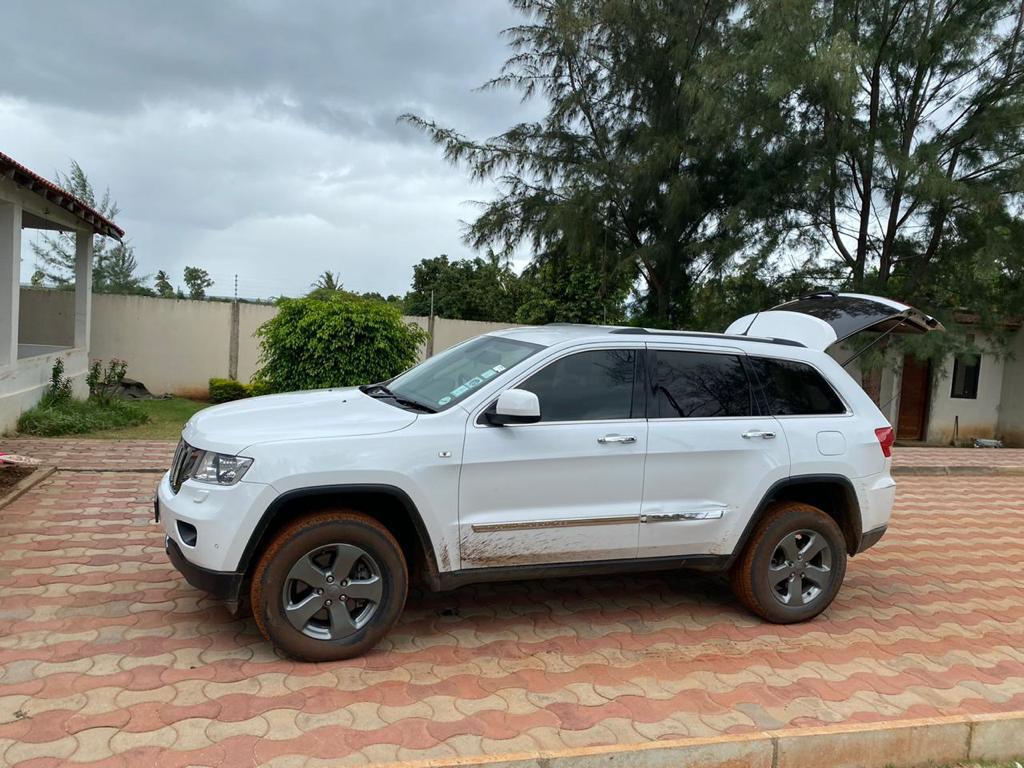 JeepGrand Cherokee 2013 3.6 v6 petrol Limited - Private Seller JeepGrand Cherokee 2013 3.6 v6 petrol Limited - Private Seller