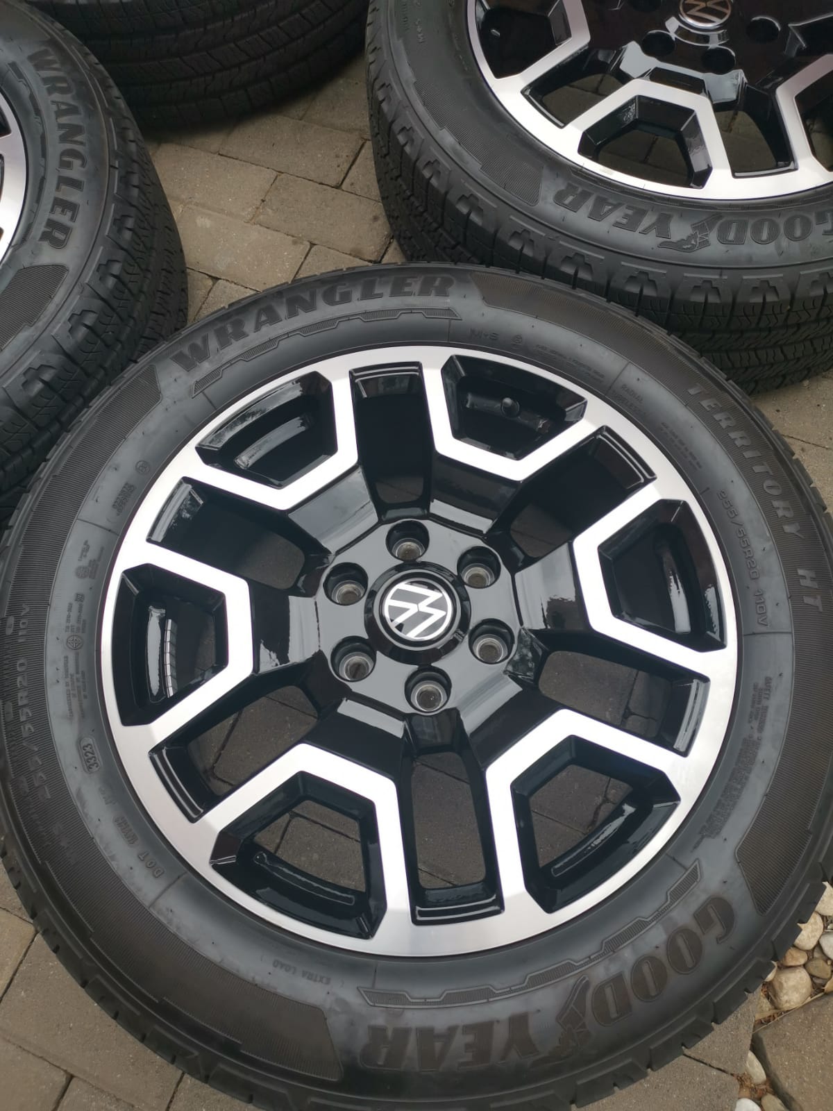 20inch VW AMAROK OEM mags with 255/55/20 Goodyear tyres set(6x139pcd) - Private Seller