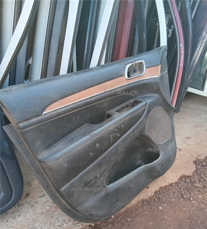 Jeep Grand Cherokee WK2 Stripped LF Door Panel - Private Seller Jeep Grand Cherokee WK2 Stripped LF Door Panel - Private Seller