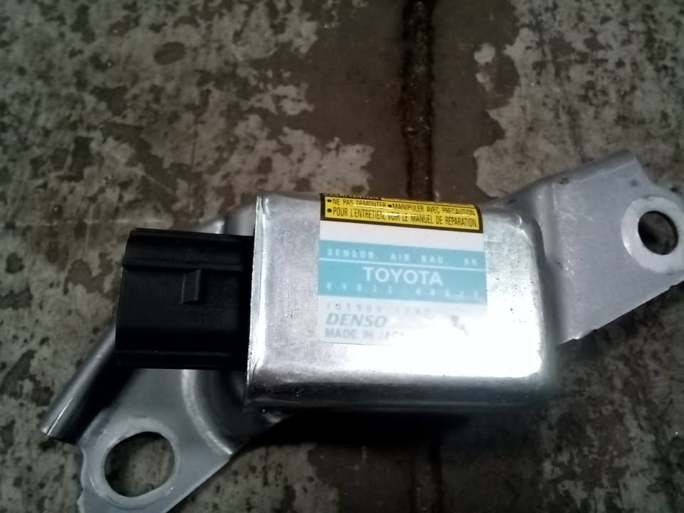 LEXUS RX400H AIR BAG SENSOR - Private Seller