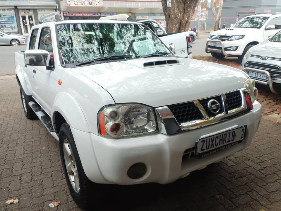 2019 NISSAN NP300 HARDBODY 2.5 DOUBLE CAB MANUAL