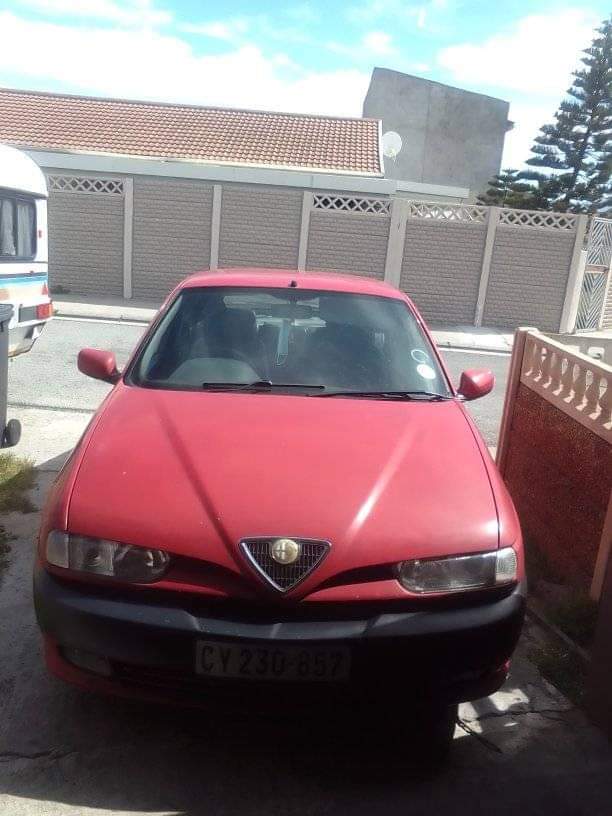 1998 Alfa Romeo 146ti paper's Alfa Romeo ti twin cam 16 valve 98 mags Leather new