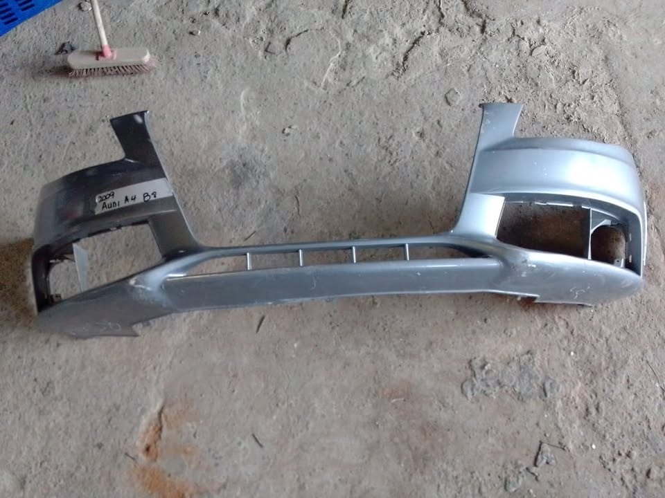 2009 AUDI A4 B9 FRONT BUMPER - Private Seller 2009 AUDI A4 B9 FRONT BUMPER - Private Seller