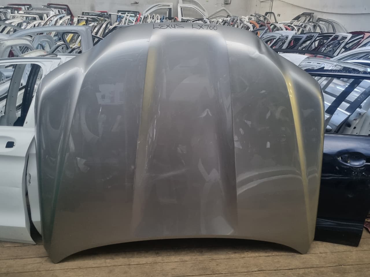 LEXUS LX700 BONNET - Private Seller LEXUS LX700 BONNET - Private Seller