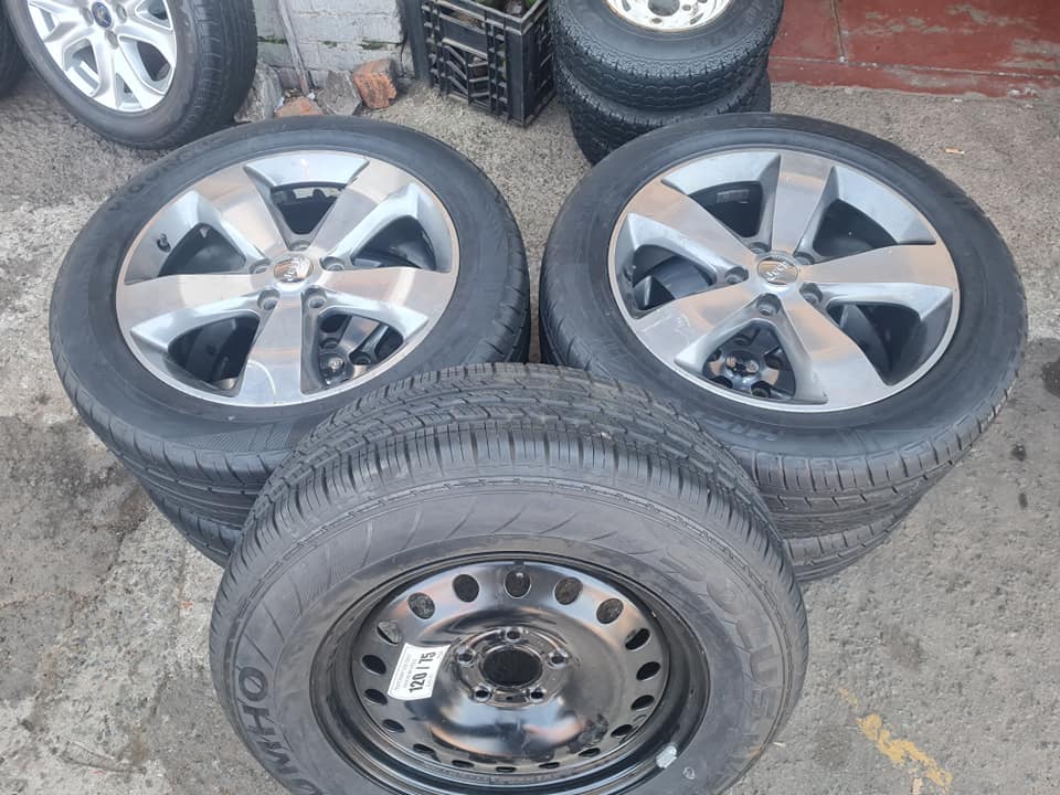 4xjeep charokkee original alloy mags size 20 +spare wheel
