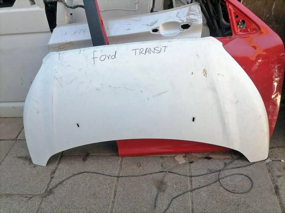 Ford TRANSIT Bonnet - Private Seller Ford TRANSIT Bonnet - Private Seller