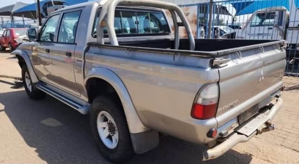 Mitsubishi Colt Double Cab Stripping For Parts