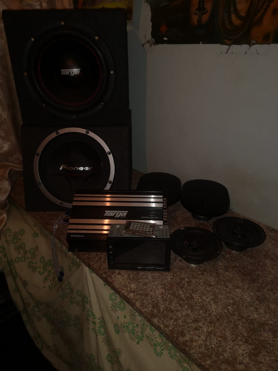 Car sound consist  of 2x 12inch 2x 6×9   2x mids   1x Amp   1x double din. Car sound consist  of 2x 12inch 2x 6×9   2x mids   1x Amp   1x double din.