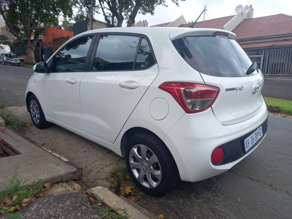 2020 Hyundai i10 Grand 1.2 Petrol, Automatic, White Color, Mileage