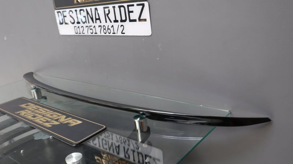 BMW F30 BOOT SPOILER (PLASTICK) - Private Seller