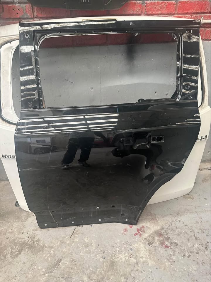 Land Rover Defender Left Rear Door - Private Seller Land Rover Defender Left Rear Door - Private Seller