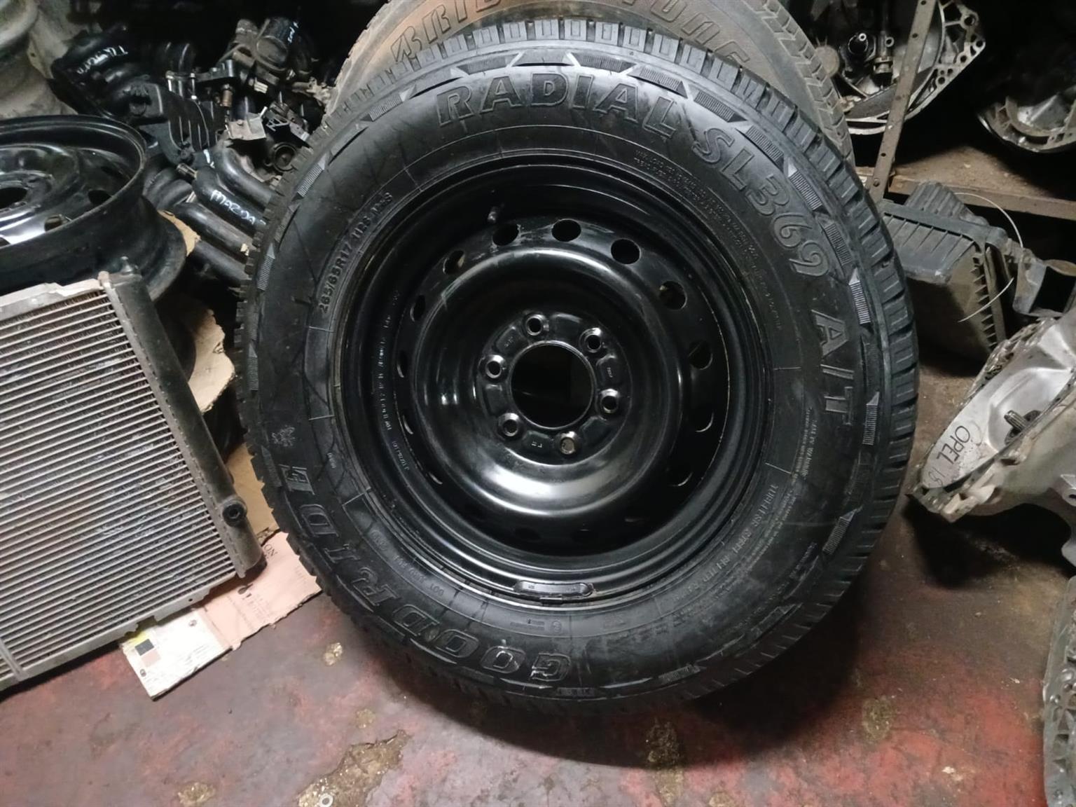 FORD MAZDA 17 inch  Rim & Tyre 265 65 17  RIM  R950 TYRE R750 - Private Seller