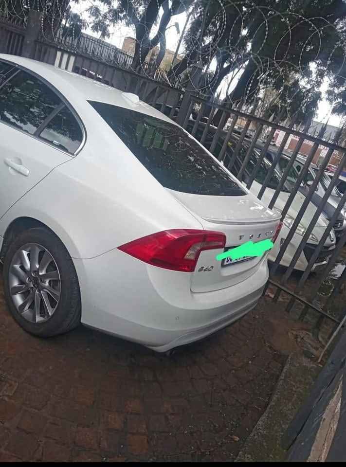 VOLVO S60 2014 STRIPPING FOR SPARES DELIVERY AVAILABLE COUNTRY WIDE - Private Seller VOLVO S60 2014 STRIPPING FOR SPARES DELIVERY AVAILABLE COUNTRY WIDE - Private Seller