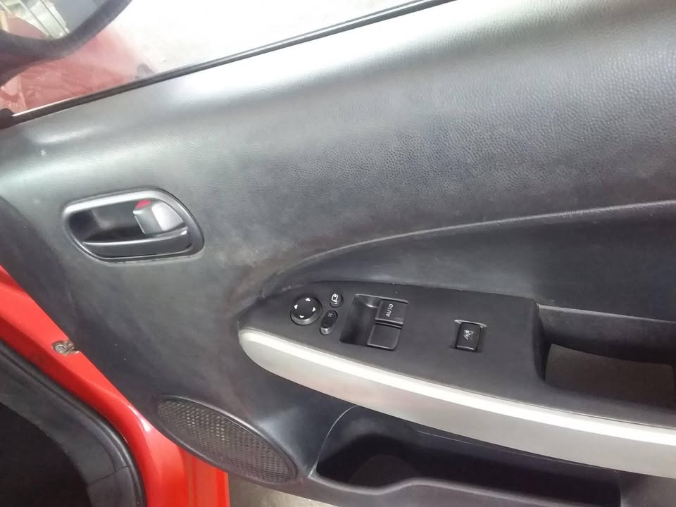2012 model Mazda 2 dynamic manual petrol