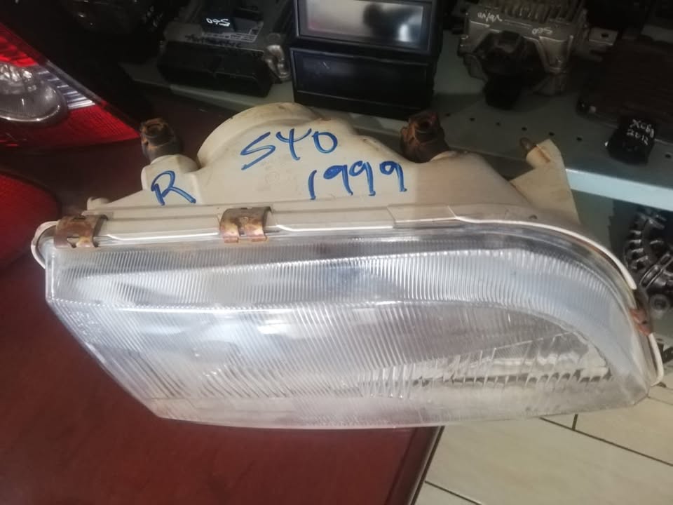 Volvo Tailights and Headlights for Sale Delivery Countrywide - Private Seller