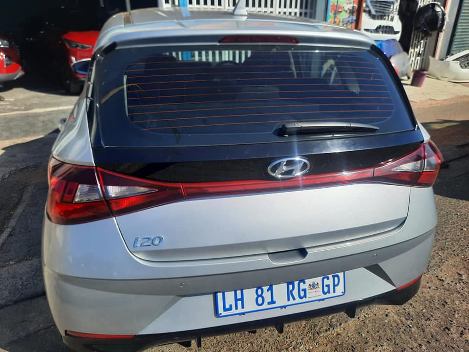 2023 Hyundai i20 1.0 Hatchback with a Nice interior seat and Reserve Camera