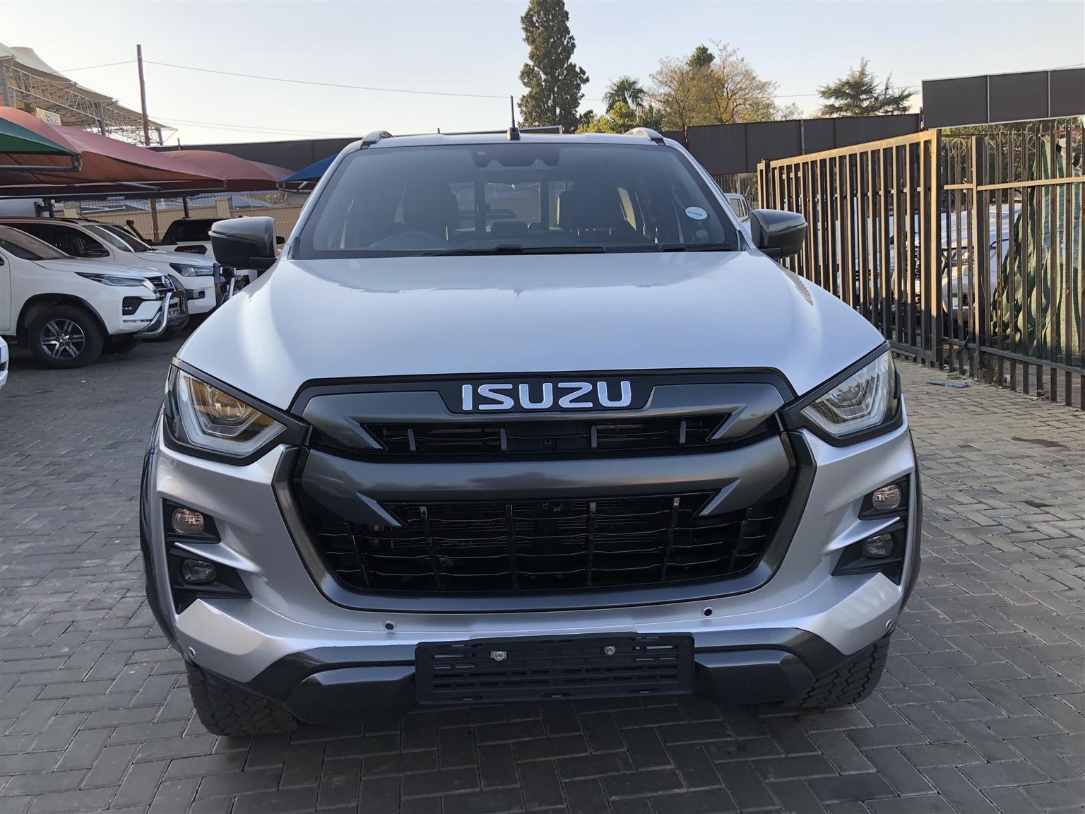 Used 2023 Isuzu D-Max 300 3.0TD double cab X-Rider - Private Seller