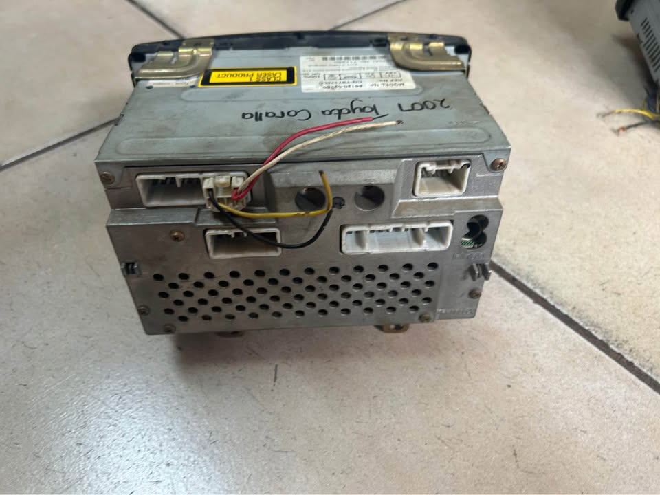 2007 Toyota Corolla Radio For Sale @Circle 7 Used Parts Call or WhatsApp - Private Seller