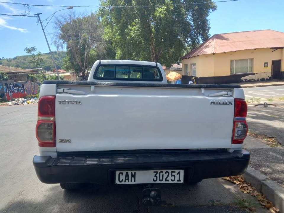 2014 TOYOTA HILUX SINGLE CAB 2.5 D4D DIESEL, MANUAL TRANSMISSION, WHITE COLOR, MILEAGE 105000KM