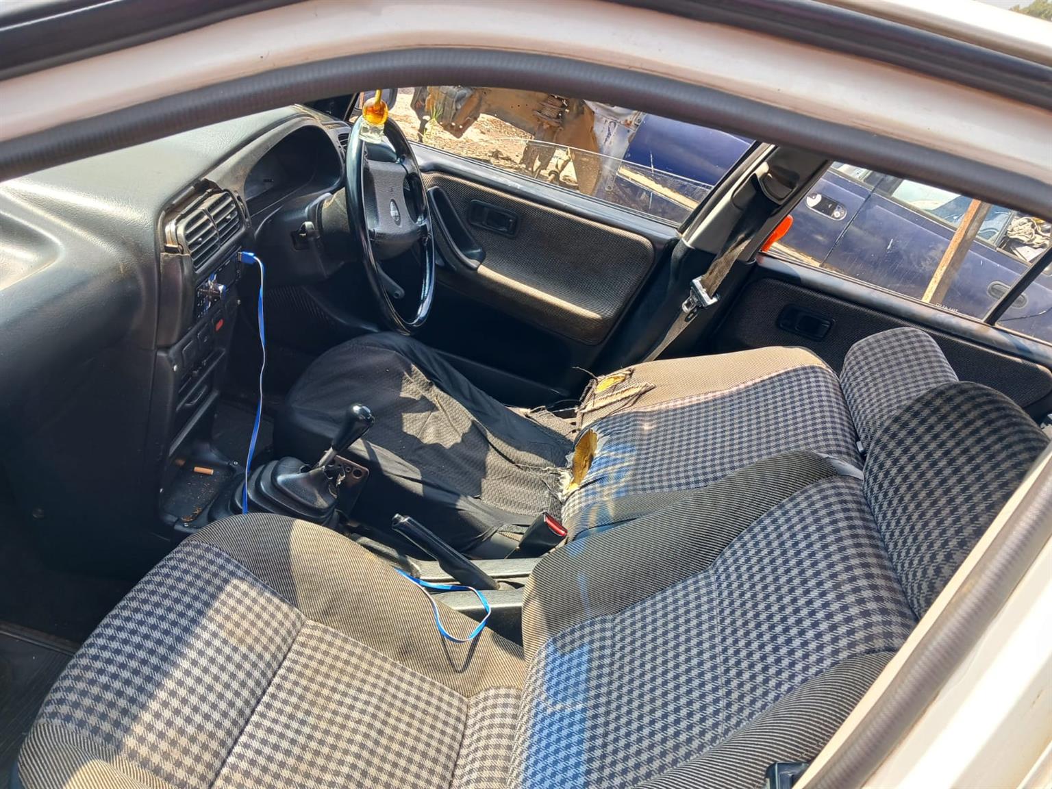 NISSAN SENTRA BODY PARTS + ENGINE AND GEARBOX FOR SALE