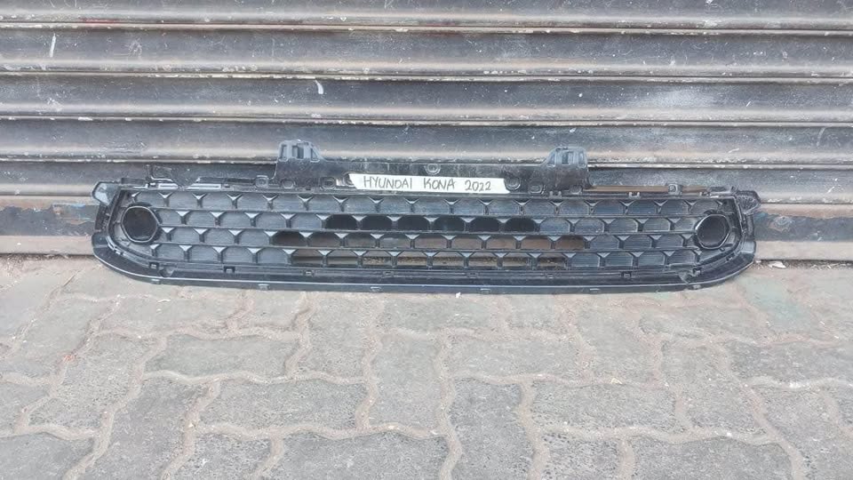 Hyundai Kona bottom grill 2022 - Private Seller