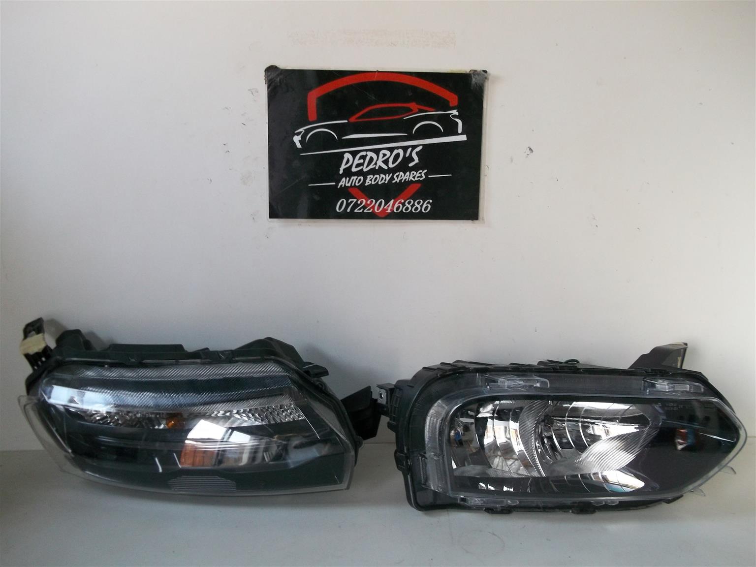 Renault Kwid (R) Headlight + DLR (SET) - Private Seller Renault Kwid (R) Headlight + DLR (SET) - Private Seller