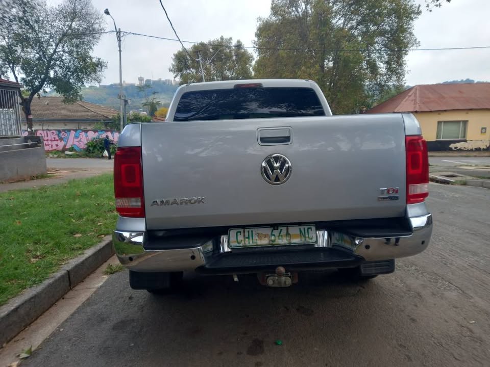 2012 VW Amarok Double cab 2.0 TDI 4motion Manual 4x4, Silver, 110000kms