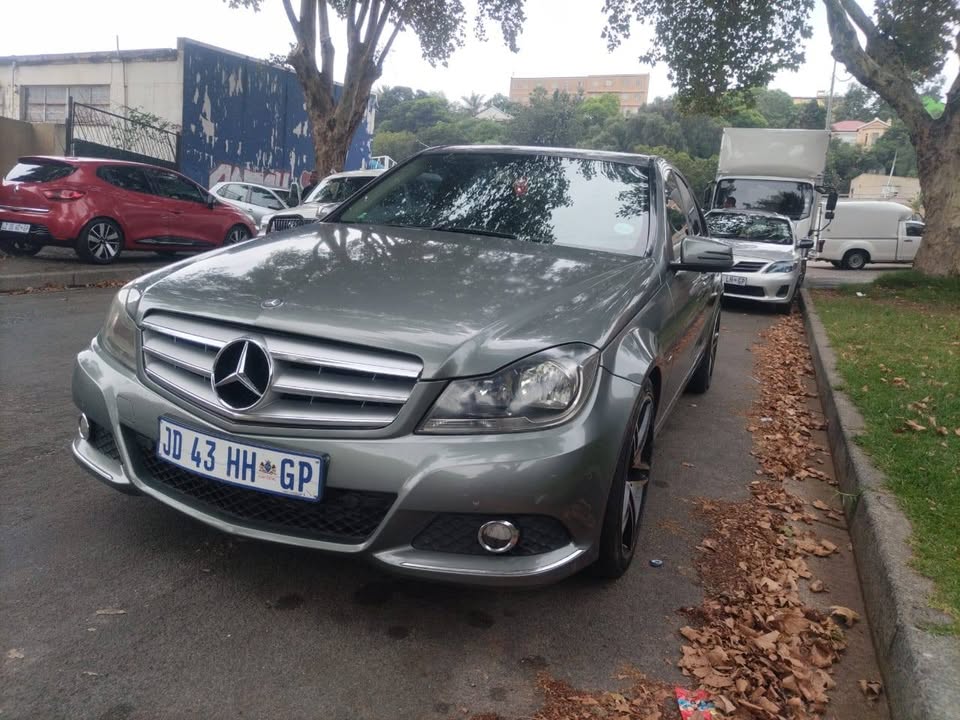 2012 Mercedes Benz C200