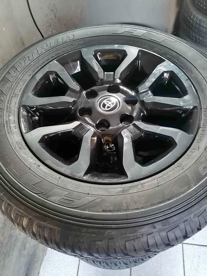 Toyota Legend Rims Toyota Legend 50 RS(WITH NEW TYRES) for sale in Gauteng | Auto Mart
