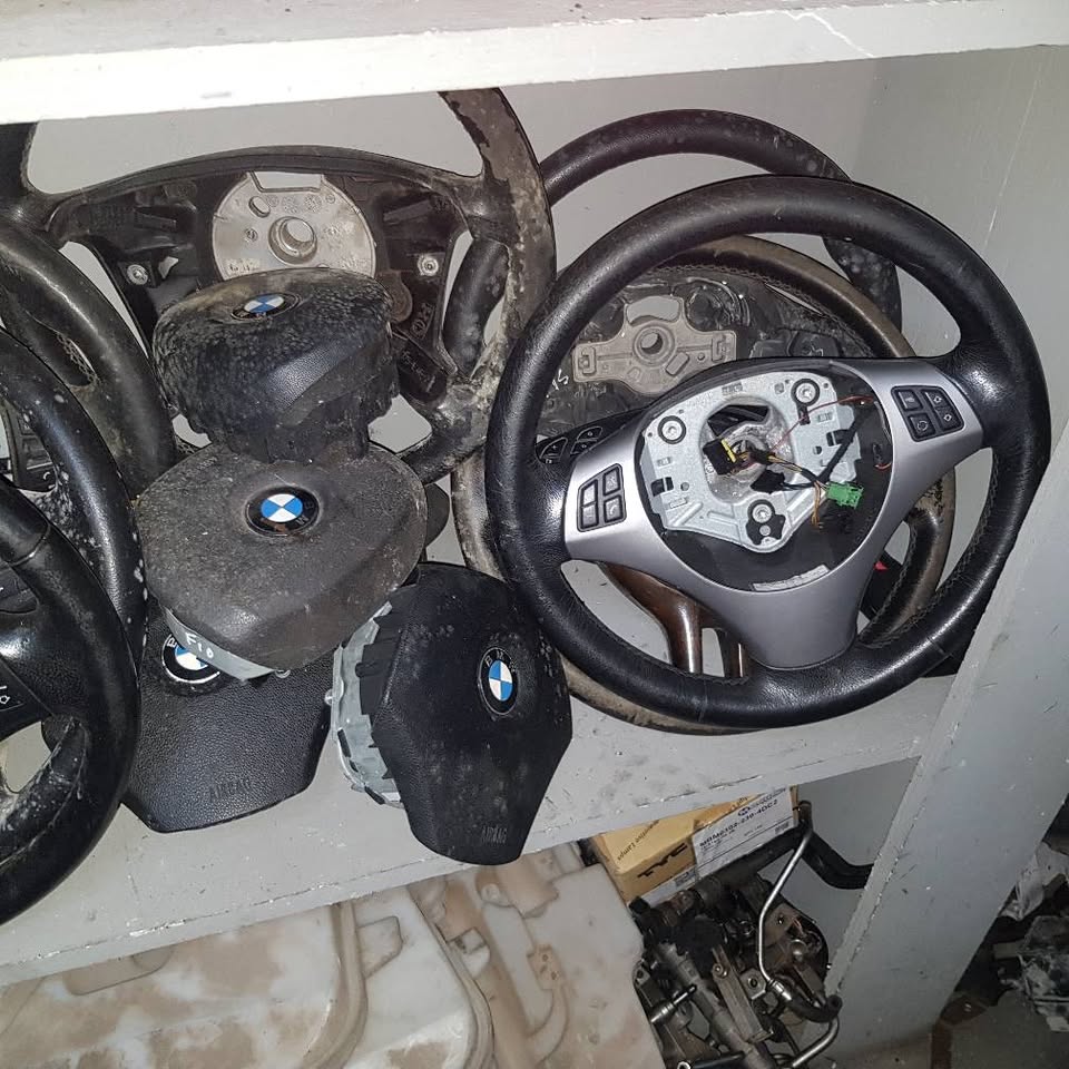 Bmw steering wheels and airbags - Private Seller Bmw steering wheels and airbags - Private Seller