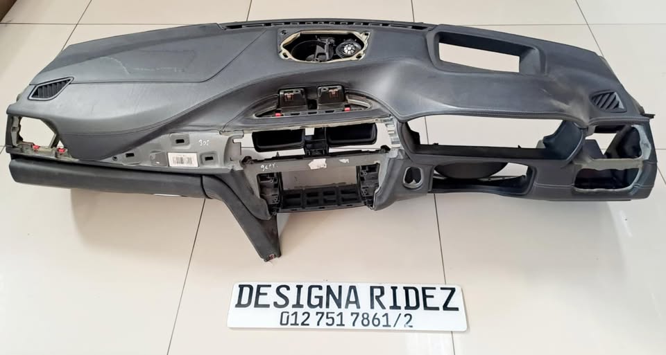 BMW F82 M4 DASHBOARD AVAILABLE - Private Seller BMW F82 M4 DASHBOARD AVAILABLE - Private Seller