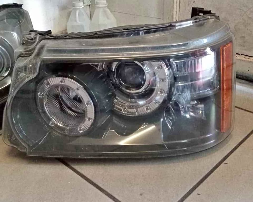 Land Rover Discovery Left Side Headlight - Private Seller Land Rover Discovery Left Side Headlight - Private Seller