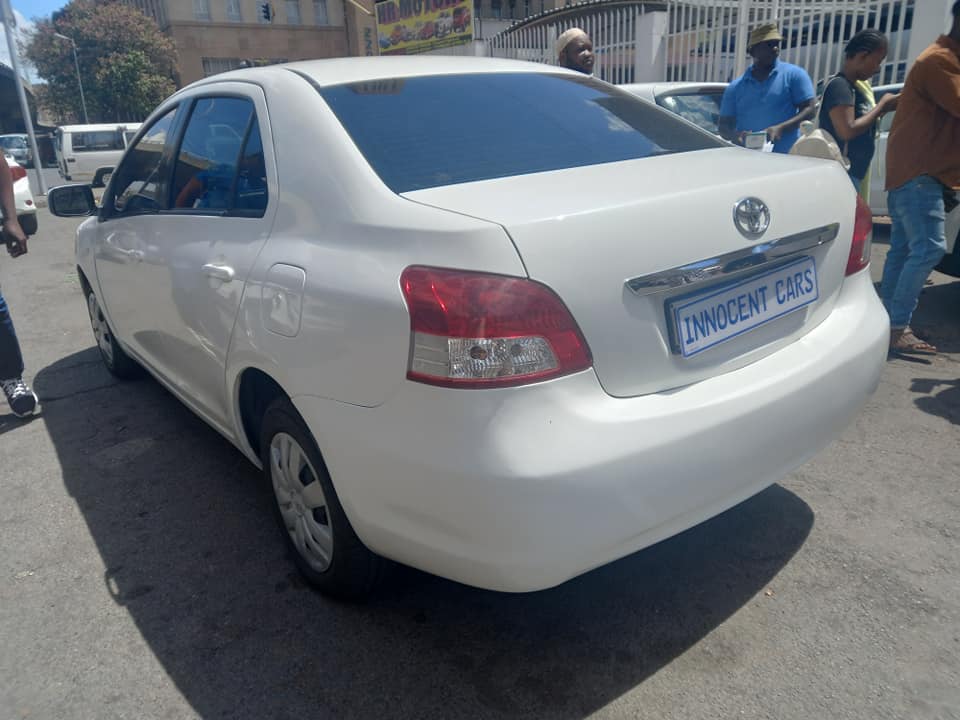 2009 TOYOTA YARIS SEDAN 1.4 PETROL, WHITE COLOUR, 102000KM