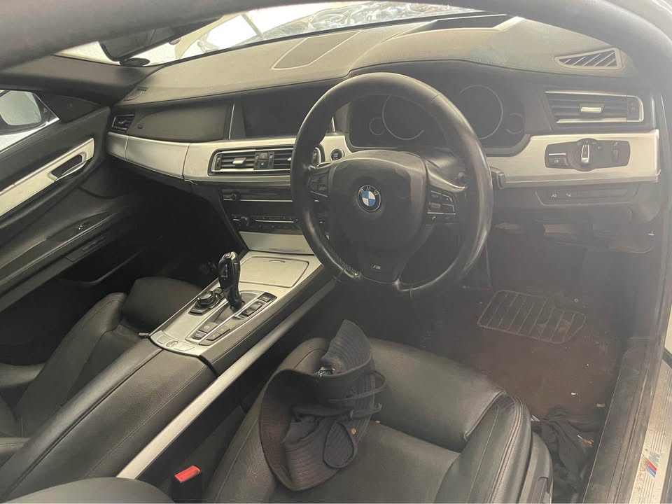 BMW 750i M Sport 5.0 V8 Twin Turbo stripping for spares