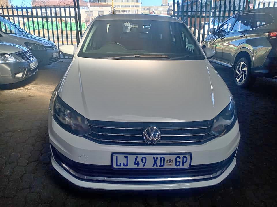 2019 polo 6 sedan 1.4 Manuel Petrol White
