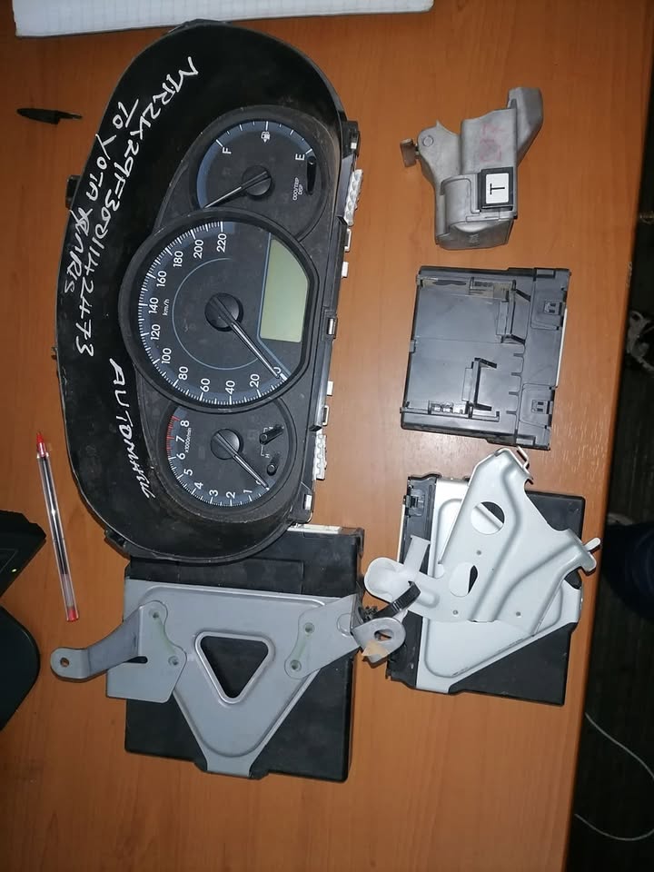 TOYOTA YARIS 2018 AUTOMATIC COMPLETE LOCKSET FOR SALE