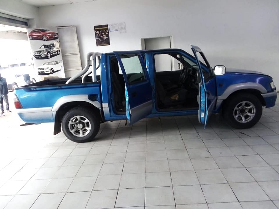 2001 ISUZU KB280 DTEG LX DOUBLE CAB 4X2 MANUAL DIESEL BLUE,