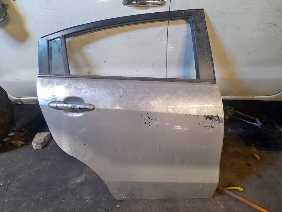 KIA RIO RIGHT BACK DOOR AVAILABLE - Private Seller KIA RIO RIGHT BACK DOOR AVAILABLE - Private Seller