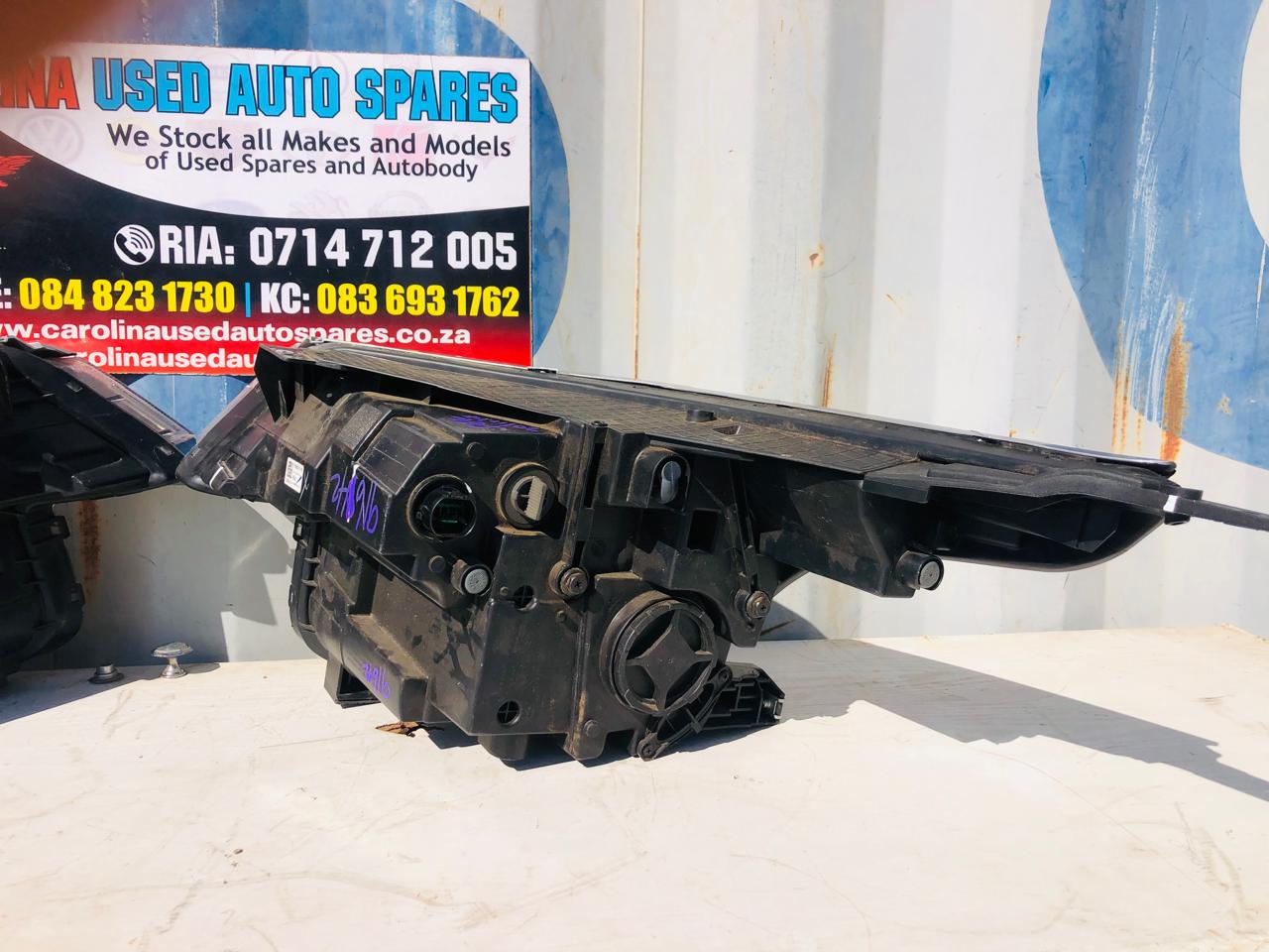 Kia Seltos left and right side halogen headlight (2022) - Private Seller Kia Seltos left and right side halogen headlight (2022) - Private Seller