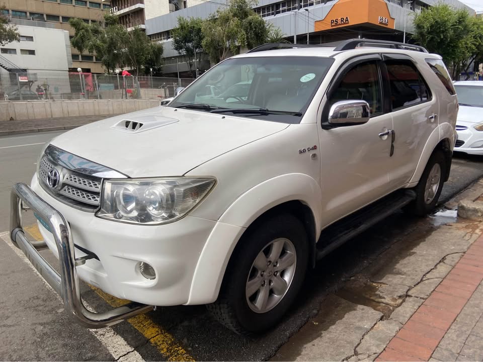 2009 Toyota Fortuner 3.0 D4-D 105000km Auto