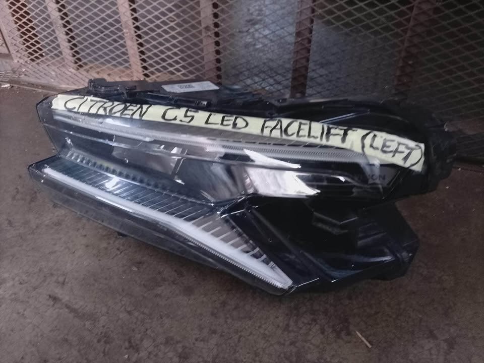 Citroen C5 LED FACELIFT LEFTSIDE HEADLIGHT - Private Seller