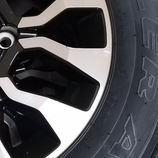 Bazoo with bridgestone dueler Tyres