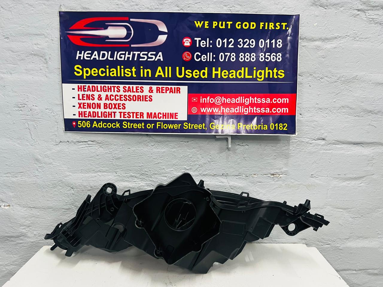 Range Rover Evoque L551 right side headlight replacement housing (2022) - Private Seller