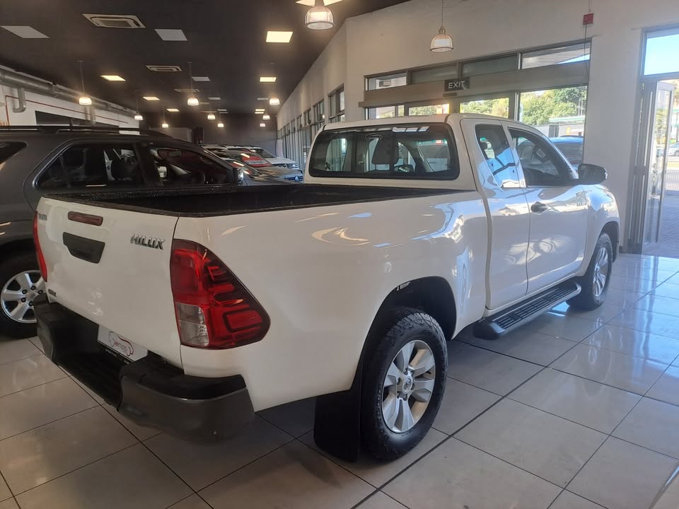 2017 Toyota Hilux 2.4GD-6 SRX X/Cab