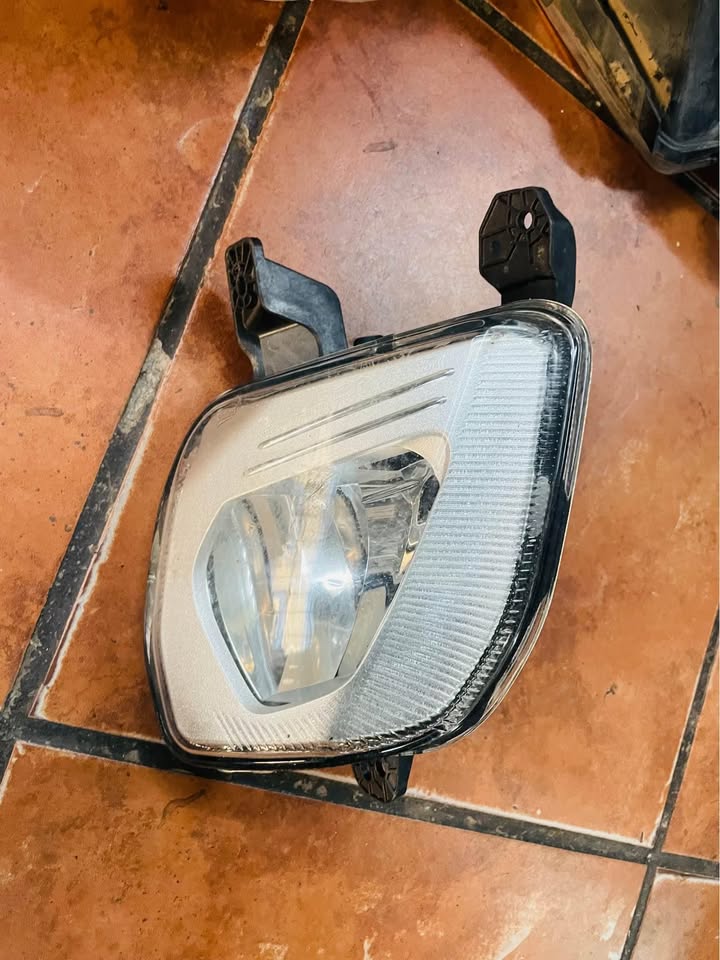 Ford Fiesta fog light - Private Seller